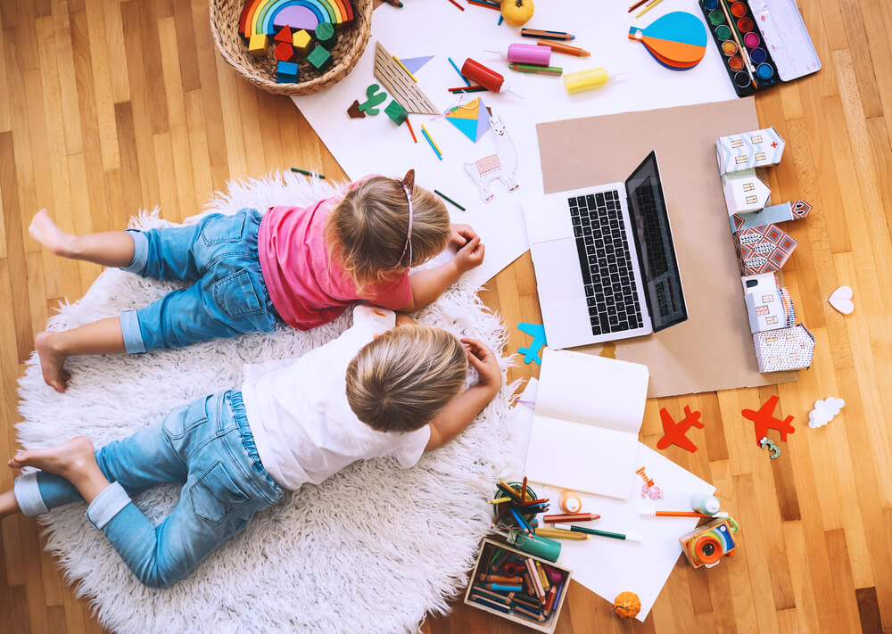 Kids Drawing and Making Crafts With Online Art Classes at Home.