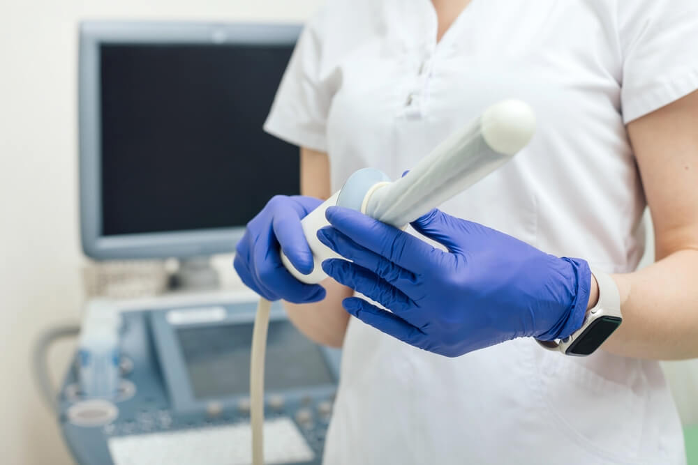 Aesthetic-Gynecology-Intimate-Rejuvenation-Doctor-Works-With-the-Device.