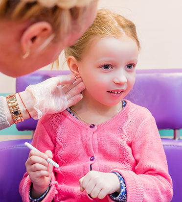 SERVICE PAGE_side image_Ear Piercing_371x412 SERVICE PAGE_side image_Ear Piercing_371x412