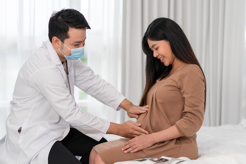 what happens in first visit for pregnancy