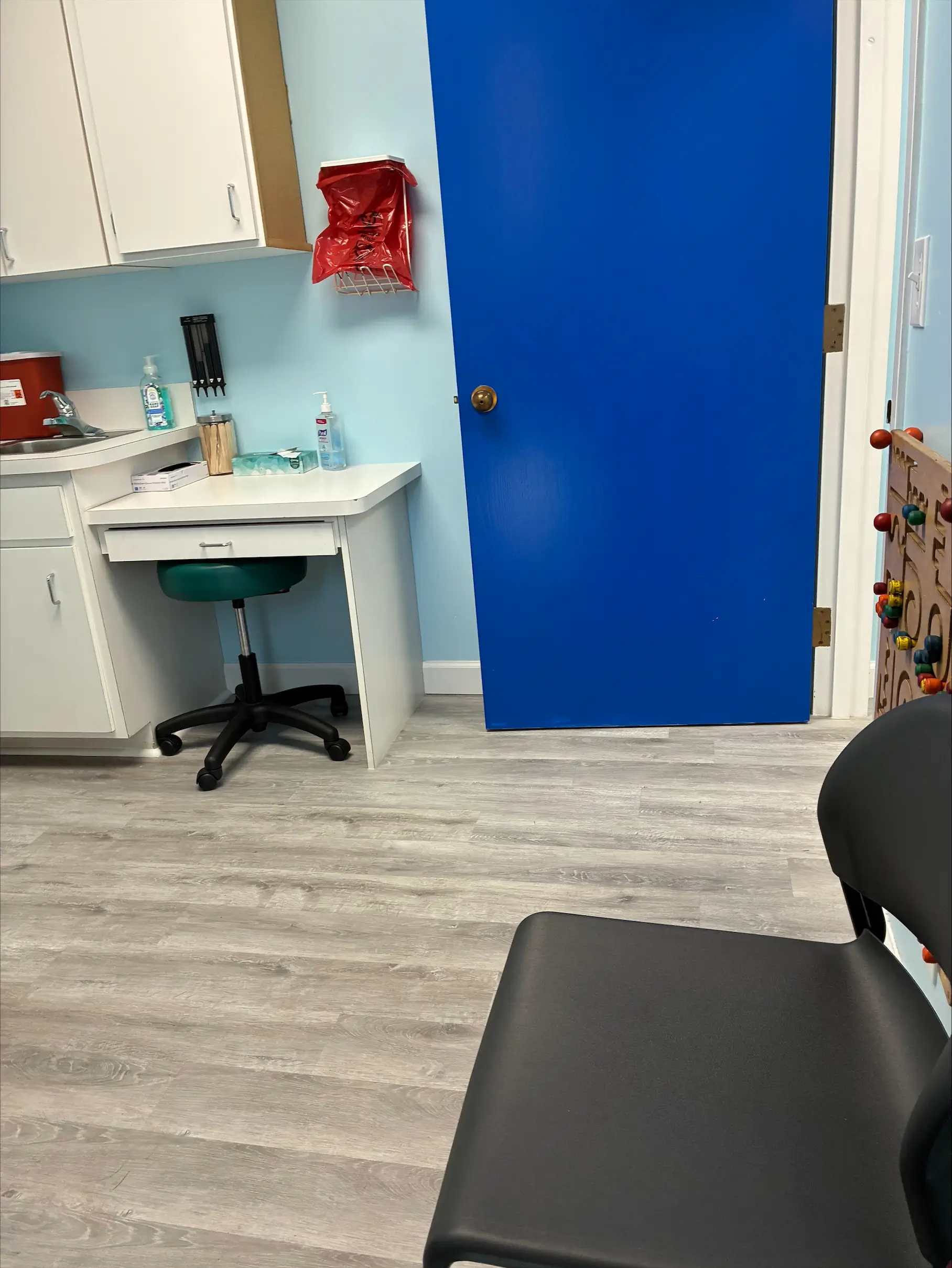 pediatric-exam-room-blue-door