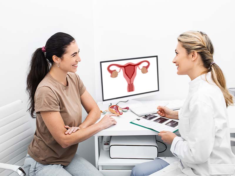 woman speaking with her gynecologyst